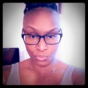 Meet your Posher, Ebony